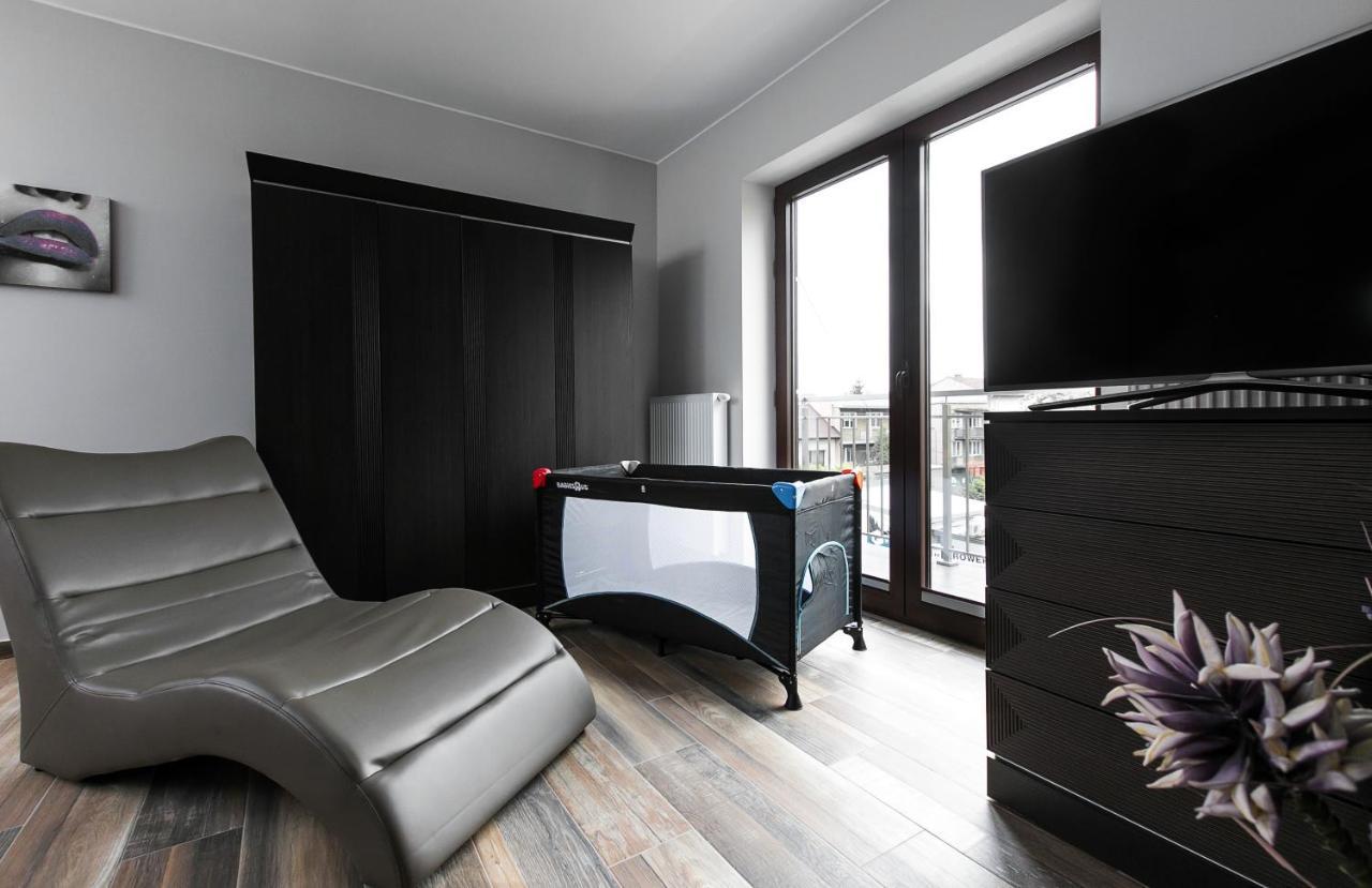 Aparthotel Novum Krasków Exteriör bild