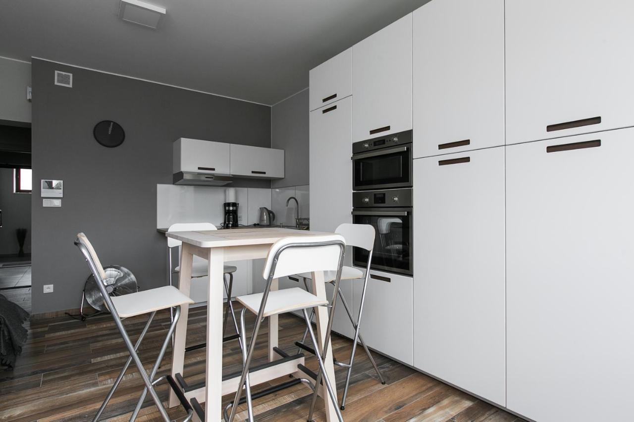 Aparthotel Novum Krasków Exteriör bild