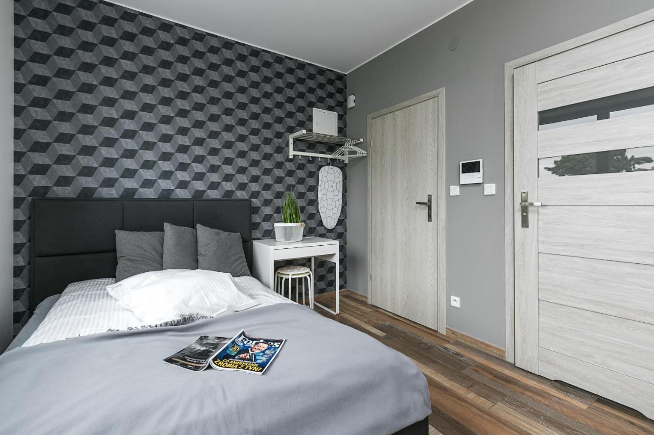 Aparthotel Novum Krasków Exteriör bild
