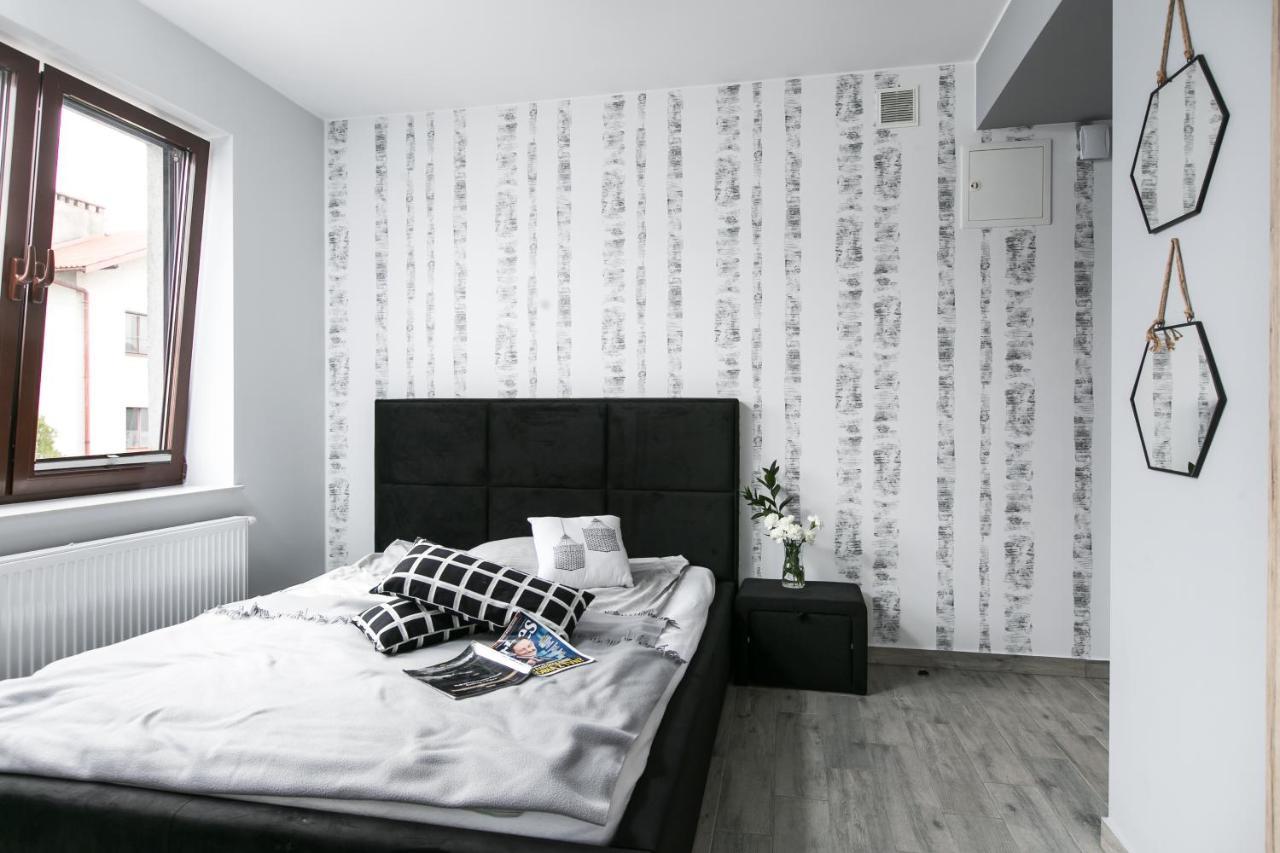 Aparthotel Novum Krasków Exteriör bild